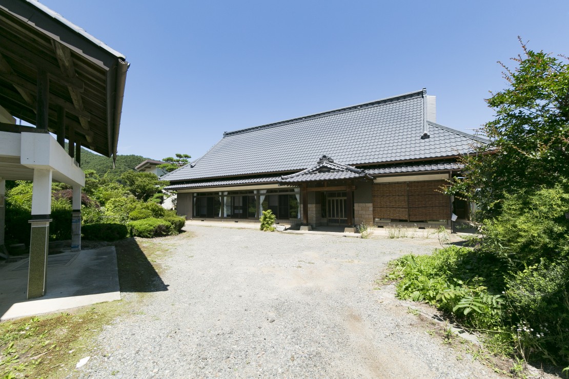 長野県｜俵屋　-大きな屋根の家-