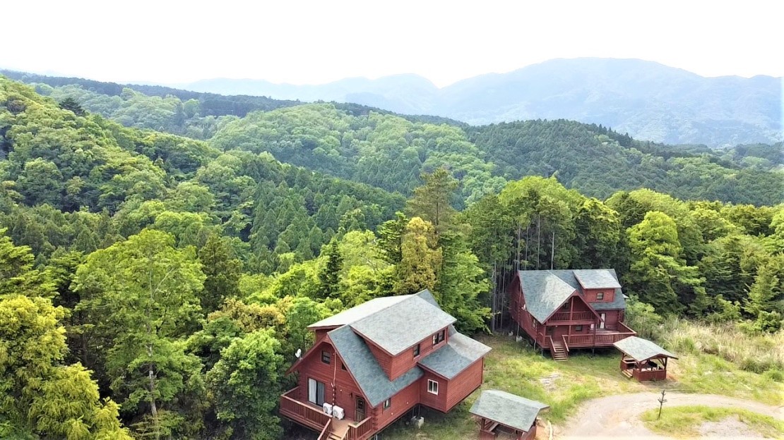 静岡県 中伊豆のコテージ｜山の上のログハウス３棟　各棟に専用屋根付きBBQ場完備　伊豆フリージアログビレッジの写真：大自然を満喫