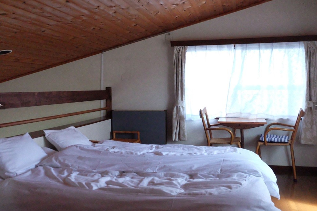 静岡県 熱海のコテージ｜ガーデンBBQと絶景のコテージ　トップビュー熱海の写真：寝室　ロフト
