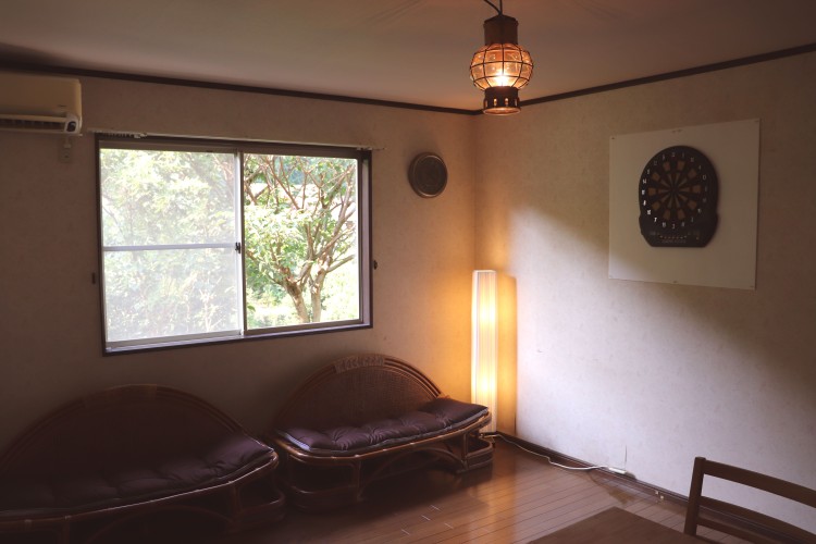 静岡県 伊豆高原のコテージ｜BBQ場（屋根付）とダーツ　貸別荘ONEの写真：プレイルーム