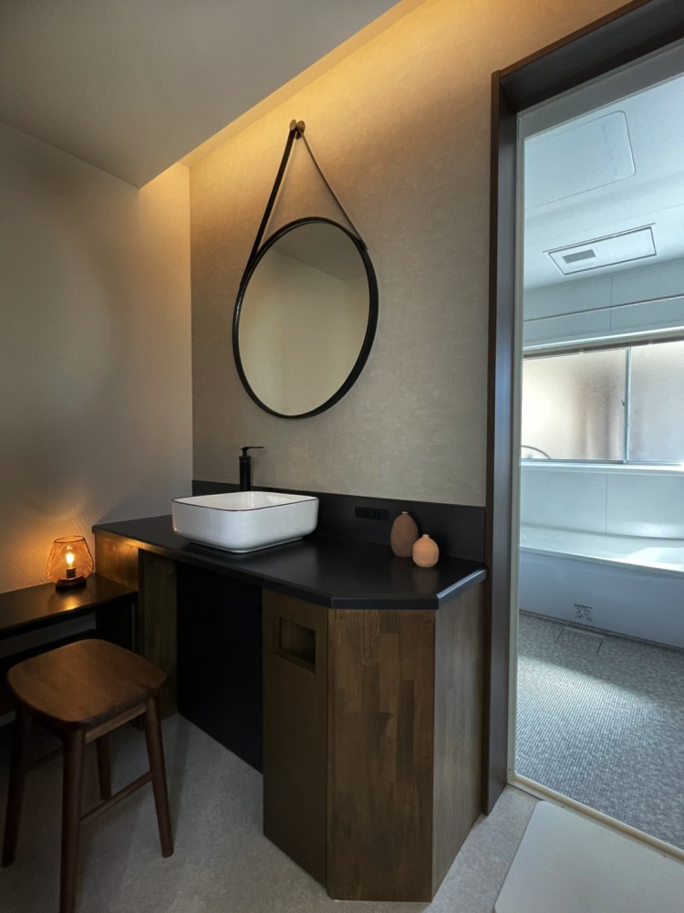 山梨県 山中湖・忍野のコテージ｜Office＆cottage 丸久の写真：最新型の浴室
