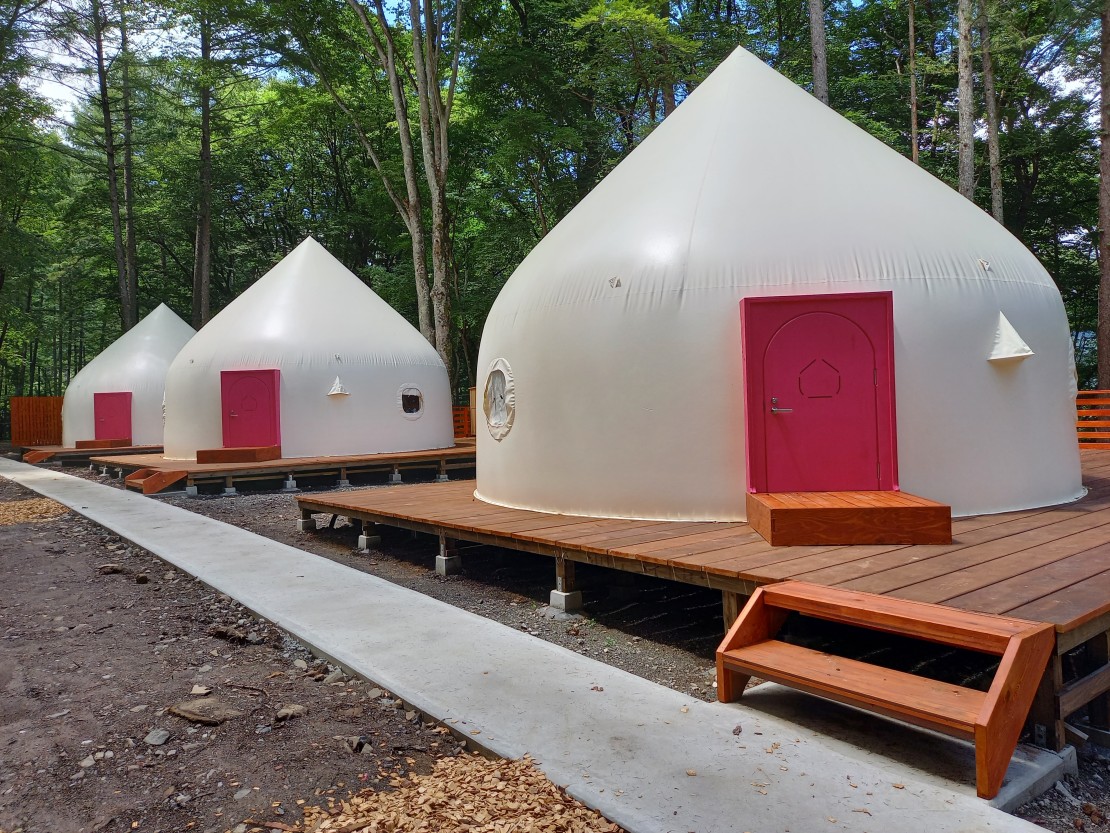 全国の2人で泊まれるグランピング施設 21選｜写真：Camping Dome ～森のインスタントハウス～