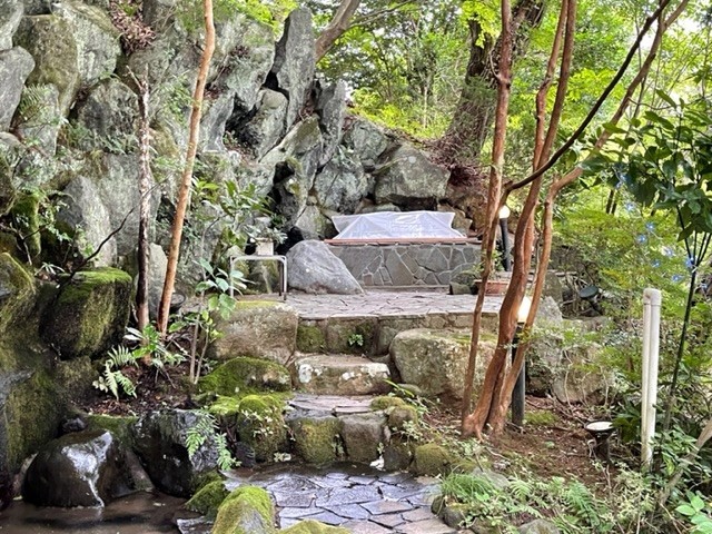 静岡県 中伊豆のコテージ｜癒しの森スターヒルズ　王様の家　デラックスログハウスの写真：専用の露天風呂