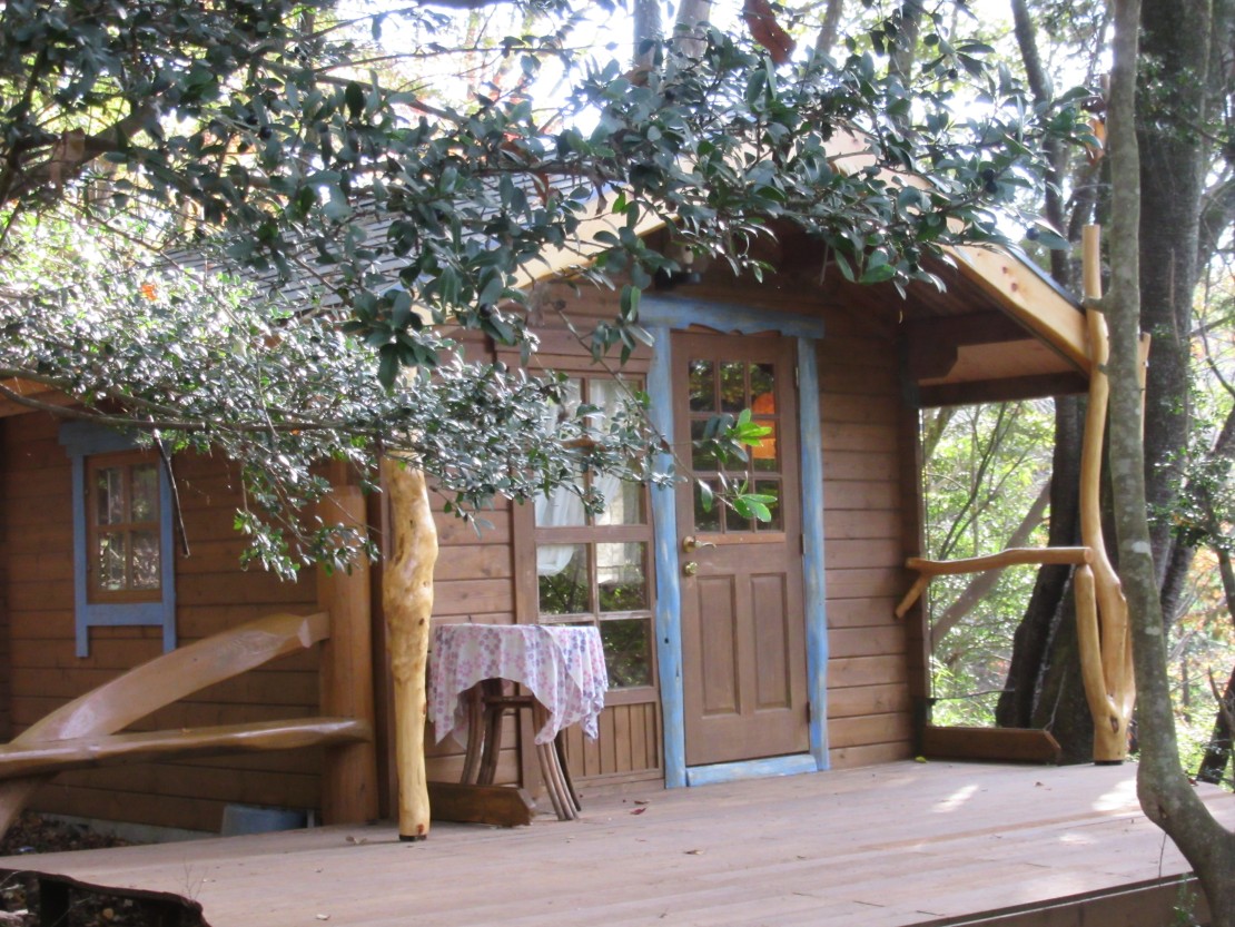 静岡県 中伊豆のコテージ｜癒しの森スターヒルズ　アンの家の写真：離れベッドルーム