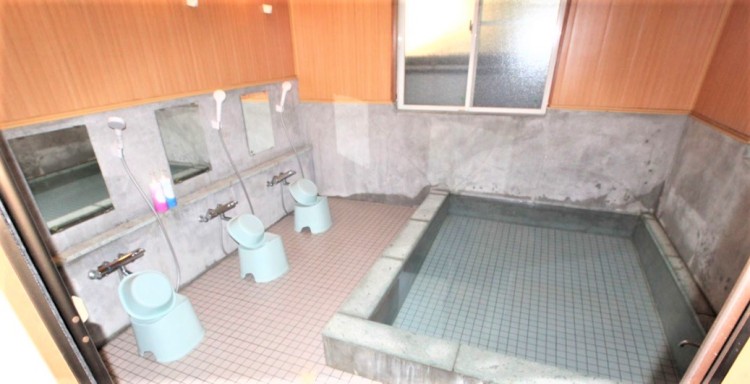 静岡県 伊豆高原のコテージ｜温泉大浴場とカラオケ・卓球を備えた一棟貸しきり　グループサンタフェの写真：温泉大浴場