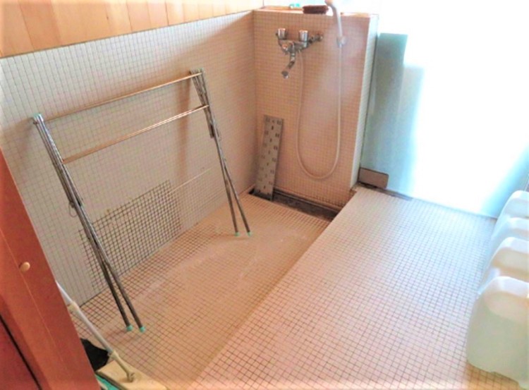 静岡県 東伊豆のコテージ｜白い真綿のような透明感のあるコテージ　コットンハウスの写真：ワンちゃん用シャワー