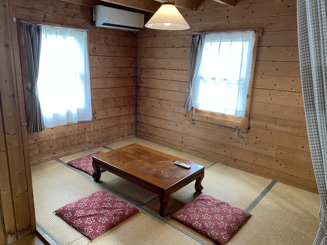 静岡県 東伊豆のコテージ｜オーシャンフロントログハウス　フリージアⅡの写真：タタミルーム