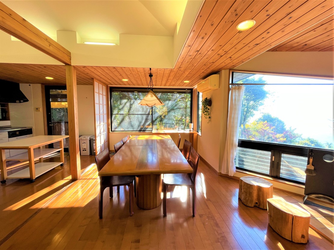 静岡県 西伊豆のコテージ｜海と山に囲まれたhidden cottage　SAVANAQ【3879】の写真：ダイニング