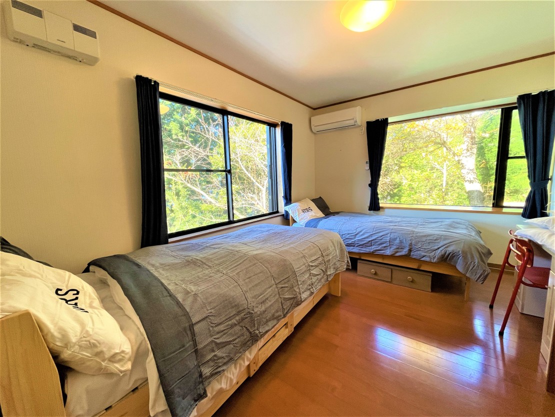 静岡県 西伊豆のコテージ｜海と山に囲まれたhidden cottage　SAVANAQ【3879】の写真：寝室❶