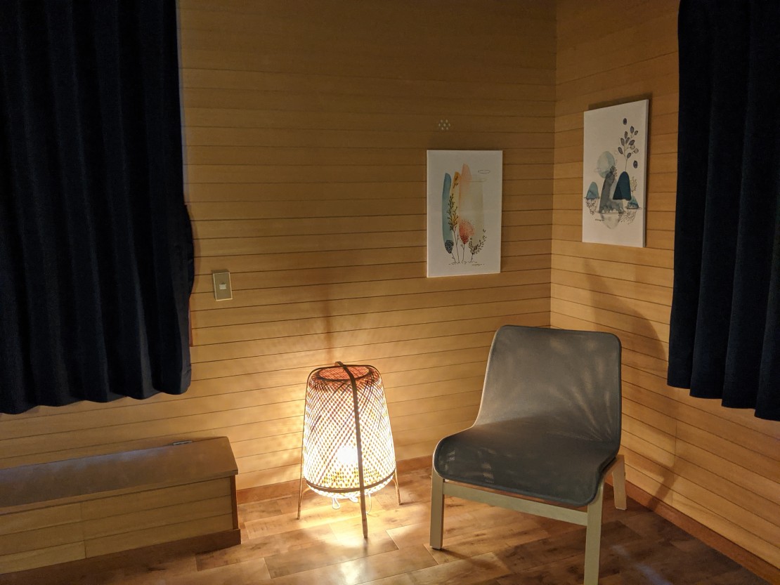 山梨県 八ヶ岳・小淵沢・清里・大泉のコテージ｜ヤマハウスの写真：寝室は落ち着きのある雰囲気