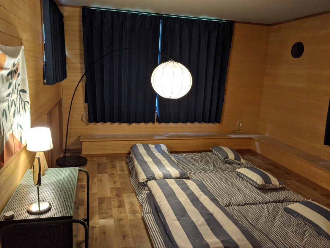 山梨県 八ヶ岳・小淵沢・清里・大泉の貸別荘・コテージ｜ヤマハウスの写真：夏の夜でも気温が下がるのでよく眠れます