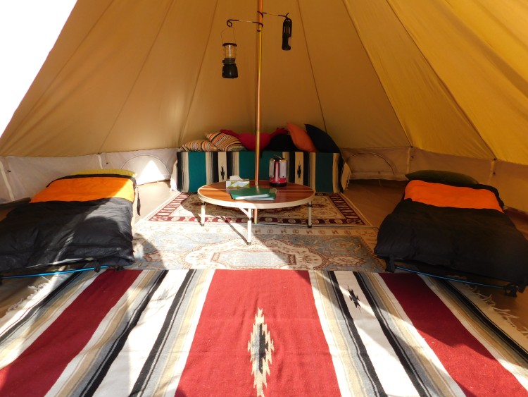 千葉県 館山・南房総のグランピング｜Farmers Fieldzの写真：最大８名まで宿泊できる大型のテントです