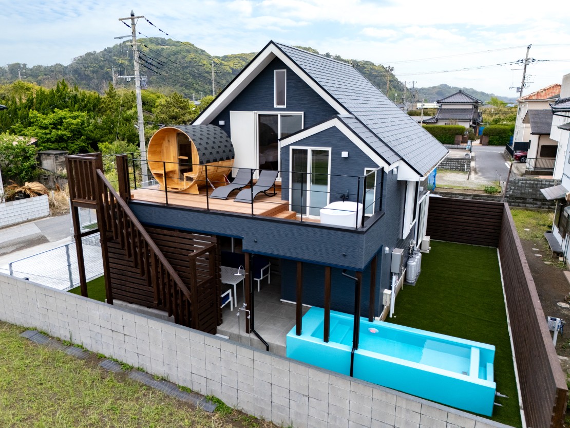 Dog Villa SAMPO(ドッグ ヴィラ サンポ)|千葉県・館山・南房総|外観
2階からは海を眺められます