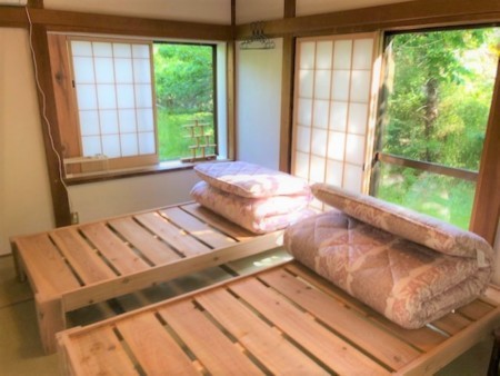 千葉県 木更津・君津・富津のコテージ｜金谷バナナハウスの写真：１階寝室です。エアコン完備しています。