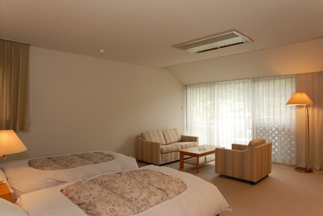 静岡県 伊豆高原のコテージ｜伊豆クリスタル迎賓館の写真：客室（洋室）