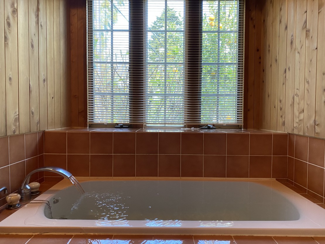 静岡県 伊豆高原のコテージ｜グリーンハットの写真：浴室