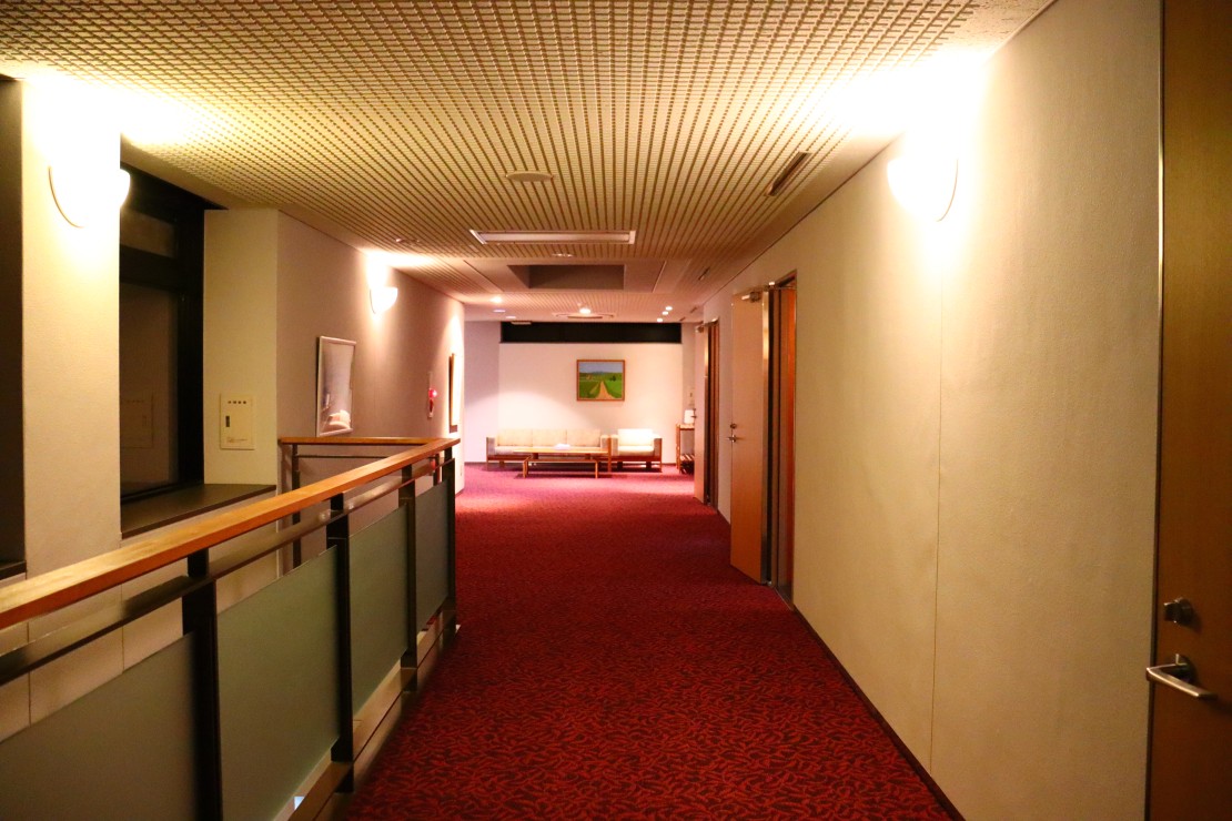 静岡県 中伊豆のコテージ｜伊豆イグジット中央館の写真：２階廊下 2F hallway