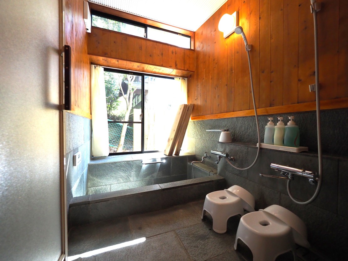 静岡県 熱海のコテージ｜熱海ドーム山荘の写真：お風呂 bath room