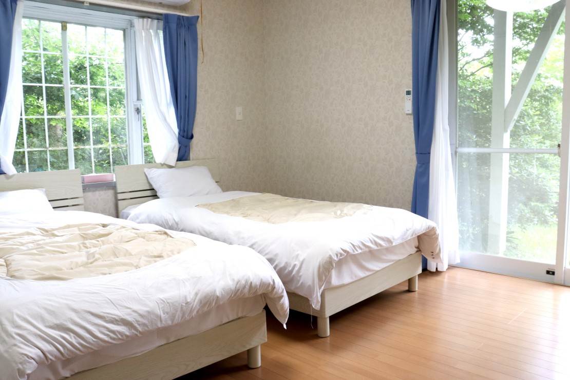 静岡県 伊豆高原のコテージ｜伊豆シュガーハウスの写真：洋室 bed room