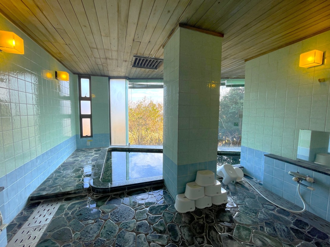 静岡県 下田・白浜のコテージ｜Soft wind 風の写真：男性用室内風呂　indoor spa for man