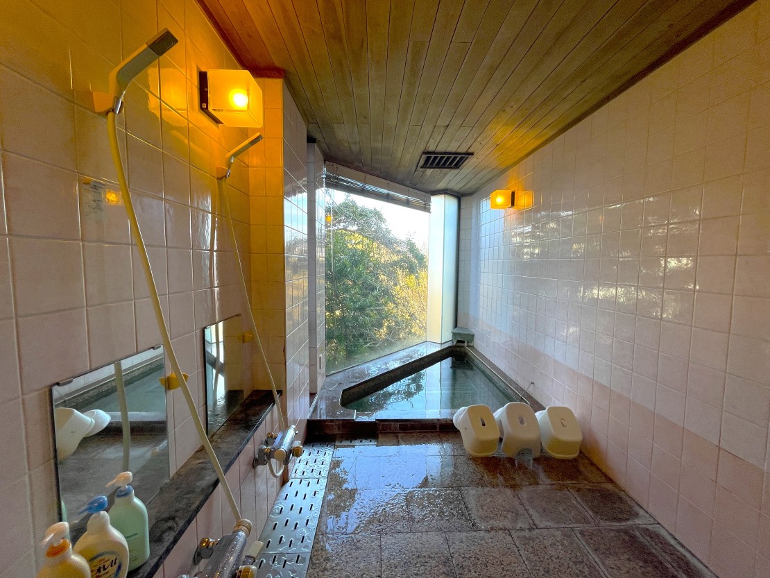 静岡県 下田・白浜のコテージ｜Soft wind 風の写真：女性用室内風呂　indoor spa for woman