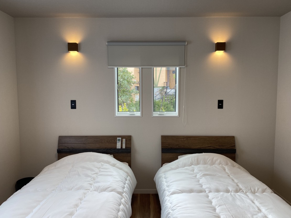 オリーヴハウス｜静岡県・伊豆高原｜寝室（コイルマットレス）　bed room (coil mattress)