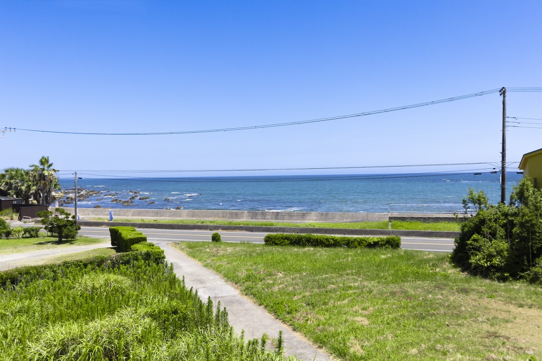 ocean view mint｜千葉県・館山・南房総｜お部屋からは青く透き通る海が広がります。