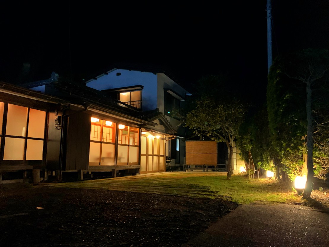 いろり庵｜千葉県・館山・南房総｜夜の施設外観