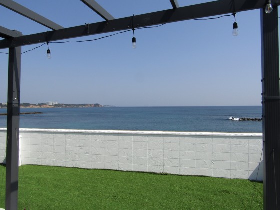 三重県 志摩の貸別荘・コテージ｜Ocean’ｓ Resort Villa FARBE 路地裏の別荘の写真：海が近いコテージ