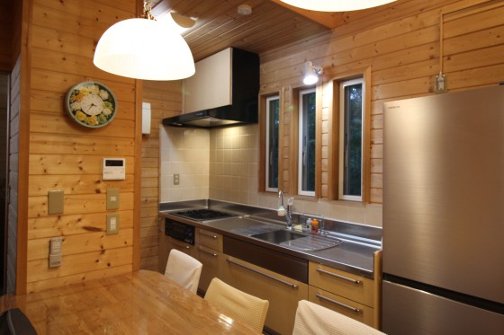 山梨県 八ヶ岳・清里・小淵沢・大泉の貸別荘・コテージ｜TYY八ヶ岳Base：キッチン