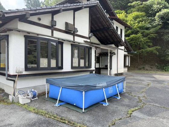 兵庫県 姫路・赤穂・播磨の貸別荘・コテージ｜ポパイテンキャンプ場たつの店：プール付き