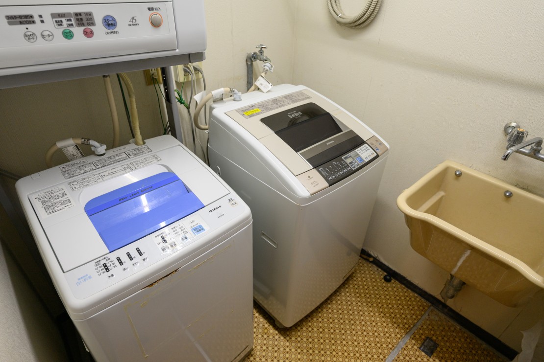伊豆iroha|静岡県・伊豆高原|館内には洗濯機と乾燥機を完備。
長期滞在や連泊、スポーツ・研修合宿などのシーンでも安心してご利用いただけます。
清潔を保てる環境が、快適な滞在をさりげなく支えます。