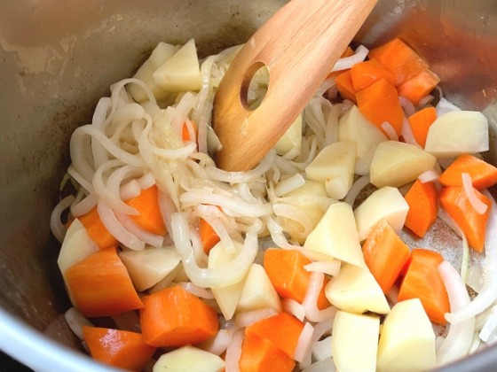 静岡県 伊豆高原の貸別荘・コテージ｜無限館：キッチン