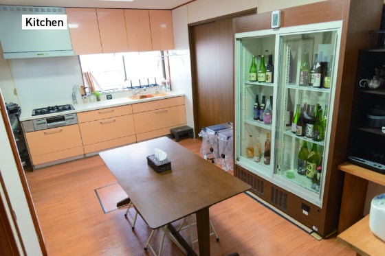 福島県 郡山の貸別荘・コテージ｜f life houseの写真：キッチンで料理ができるコテージ