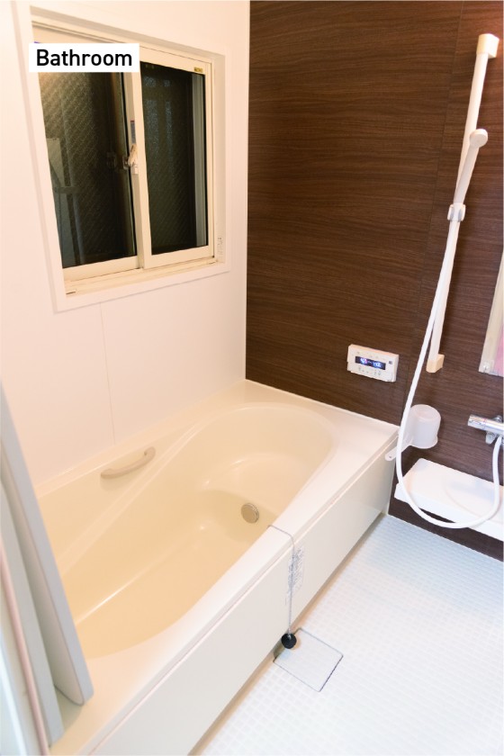 福島県 郡山の貸別荘・コテージ｜f life houseの写真：お風呂もトイレも安心のコテージ