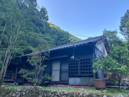 UTSUWA【器】|愛知県・三河|清々しい森林の空気に囲まれたロケーション