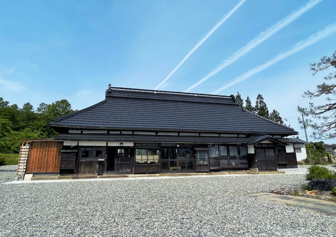 山形県 米沢・置賜のコテージ｜いにしえの宿おへその写真：歴史と自然に包まれた空間で、最大12名様までお泊りいただけます。