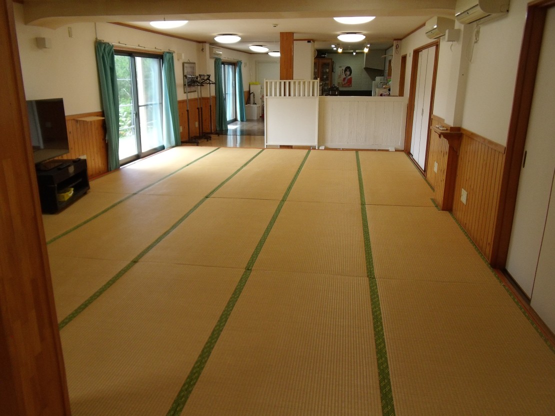ポパイテンキャンプ場 ゴールドハウス(1棟貸切)|兵庫県・姫路・赤穂・播磨|大広間別角度