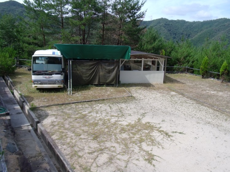 兵庫県 姫路・赤穂・播磨のコテージ｜ポパイテンキャンプ場　バスハウス(1棟貸切)の写真：バスハウス