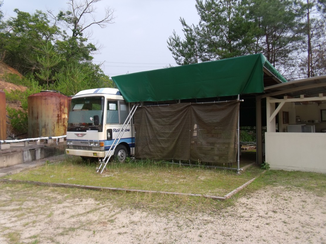 兵庫県 姫路・赤穂・播磨のコテージ｜ポパイテンキャンプ場　バスハウス(1棟貸切)の写真：バスハウス外観