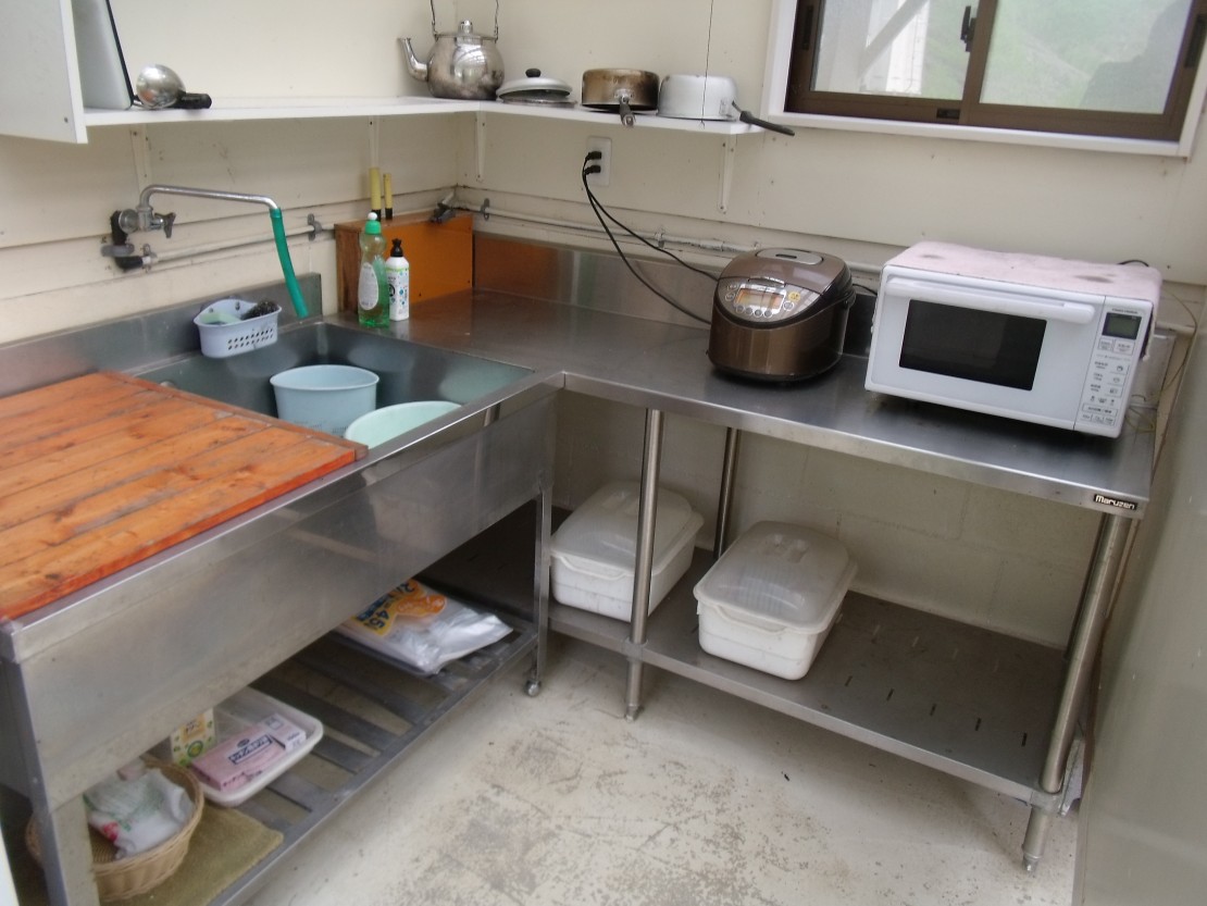 ポパイテンキャンプ場　バスハウス(1棟貸切)｜兵庫県・姫路・赤穂・播磨｜洗い場