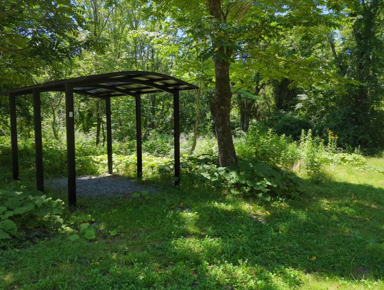長野県 八ヶ岳・富士見・原村・野辺山・小海の貸別荘・コテージ｜リスの家：無料駐車場