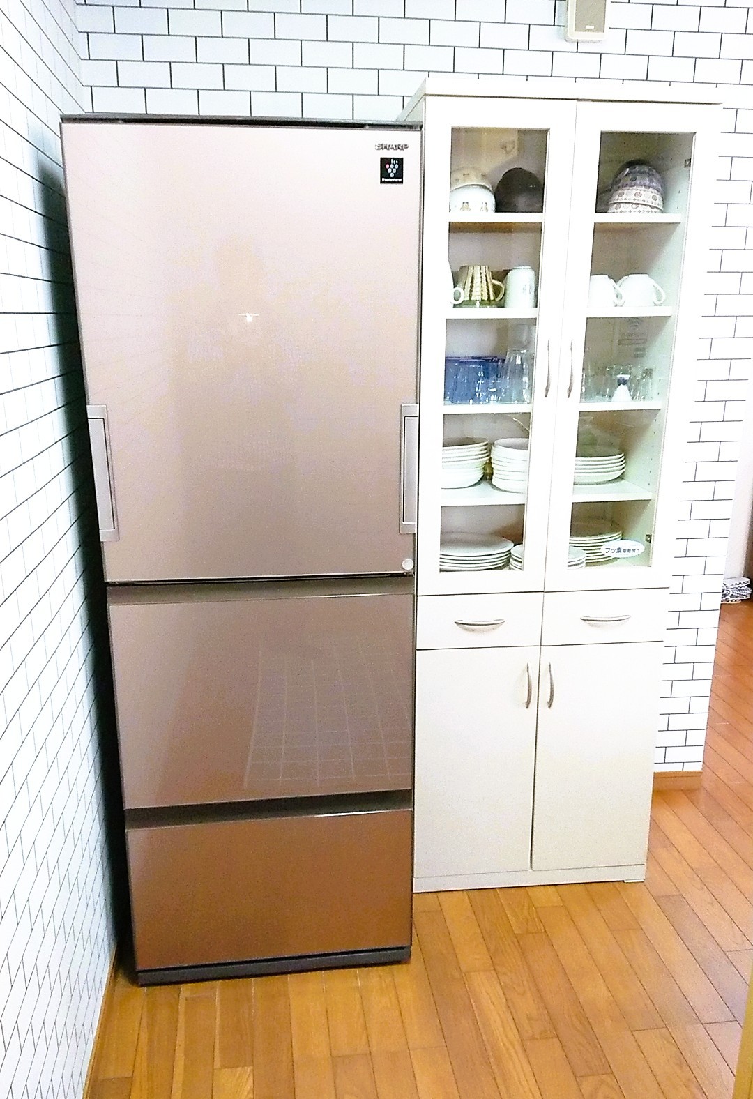 那須の貸別荘 コテージ7(ナナ) V棟|栃木県・那須・板室|400L冷蔵庫・食器棚