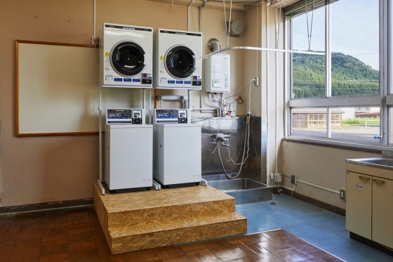 山形県 米沢・置賜の貸別荘・コテージ｜米沢みさわ小学校｜とここと：ランドリー