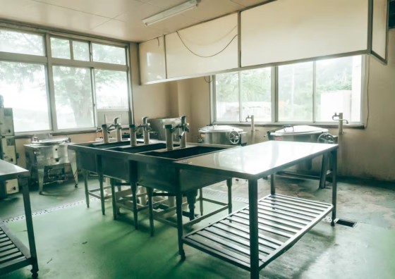 山形県 米沢・置賜の貸別荘・コテージ｜米沢みさわ小学校｜とここと：キッチン