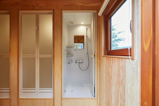 山形県 米沢・置賜の貸別荘・コテージ｜米沢みさわ小学校｜とここと：バス・トイレ