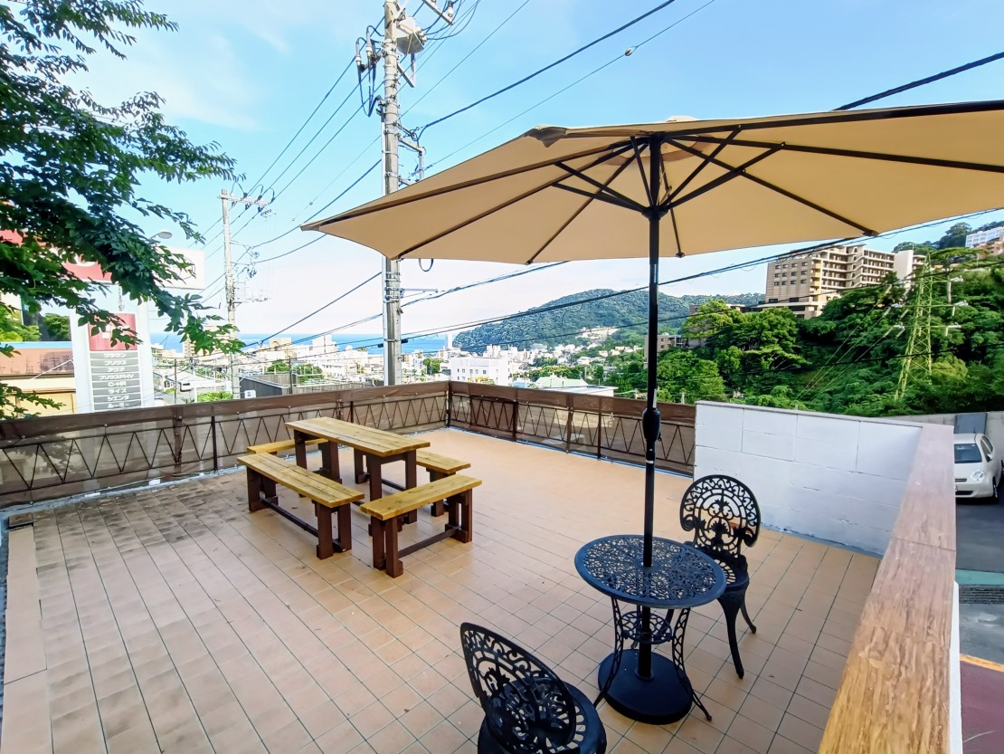 静岡県 熱海のコテージ｜桜鴛館 ヴェドゥータⅠの写真：屋上BBQテラス