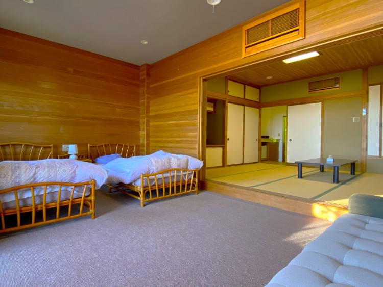 静岡県 東伊豆のコテージ｜大型貸別荘　サンライズガーデンの写真：和洋折衷の広い客室