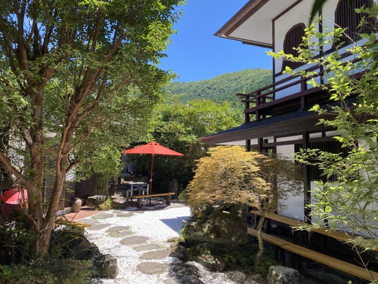 静岡県 東伊豆のコテージ｜大型貸別荘　リュウエイの写真：純和風の佇まい