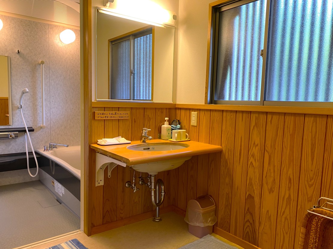 大型貸別荘　リュウエイ｜静岡県・東伊豆｜銀閣脱衣所内風呂